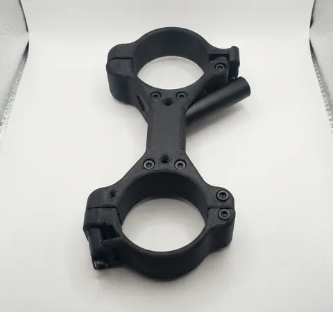 Abrazadera 3D de Avenger X de 700cc